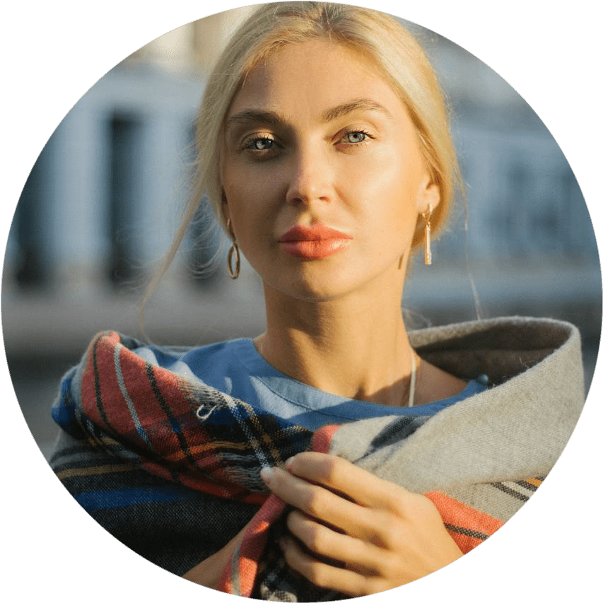 АННА ДЮКОВА